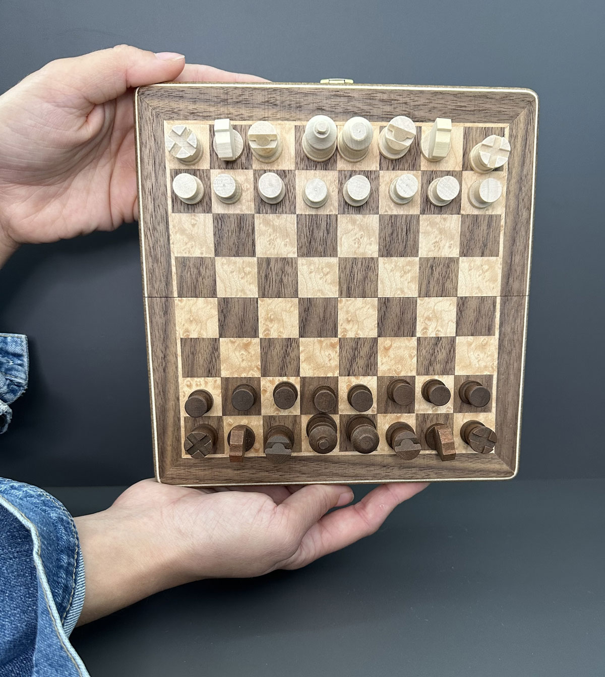 Reiseschach-Nussbaum-Vogelaugenahorn-FG-19mm-magnetisch_4