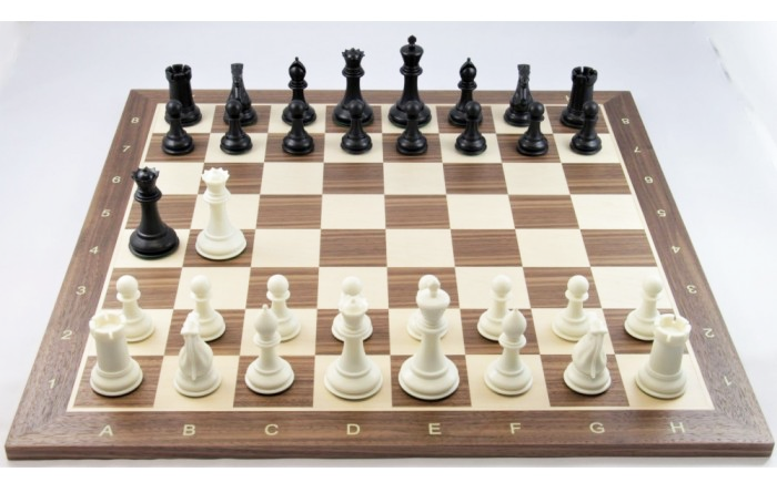 Schachfiguren 'Royal Staunton', Kunststoff 95 mm, Schachbrett Nussbaum Ahorn Intarsie