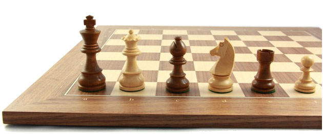 Schachfiguren und Schachbrett Club76, Abbildung
