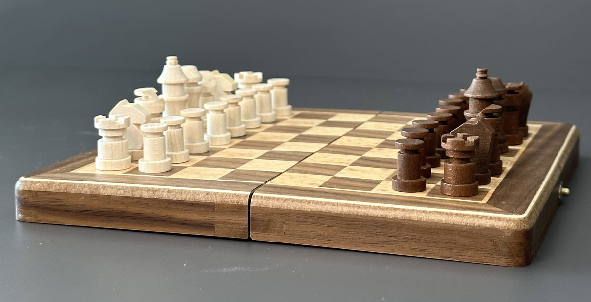 Reiseschach-Nussbaum-Vogelaugenahorn-FG-19mm-magnetisch