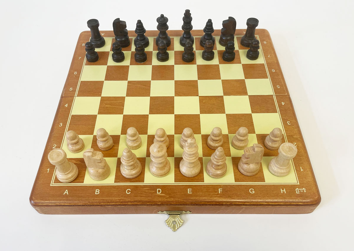 Reiseschach-klappbare-Kassette-Holzfiguren-FG-28mm-magnetisch