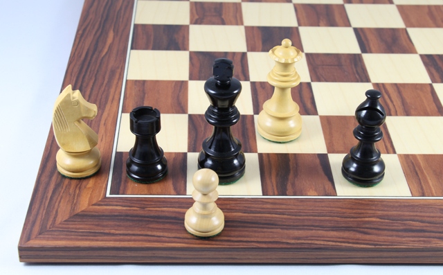 Schachset Mongoy Ebenholz, Schachfiguren 76mm mit Schachbrett 45x45cm