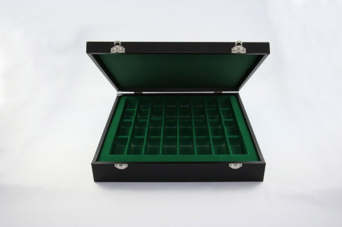 Schach-Etui-aus-Kunstleder-schwarz