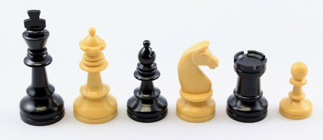 Schachfiguren Plastic Plus 72