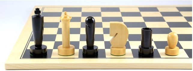 Schach-Set Timless Black Basic, Schachfiguren mit Schachbrett
