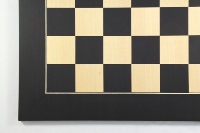 Schachbrett Anigré schwarz und Ahorn, Intarsie, matt lackiert, Feldgröße 55 mm