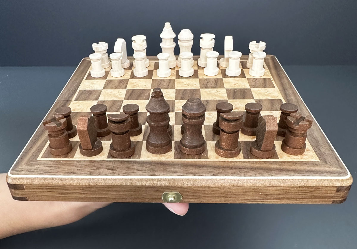 Reiseschach-Nussbaum-Vogelaugenahorn-FG-19mm-magnetisch_2