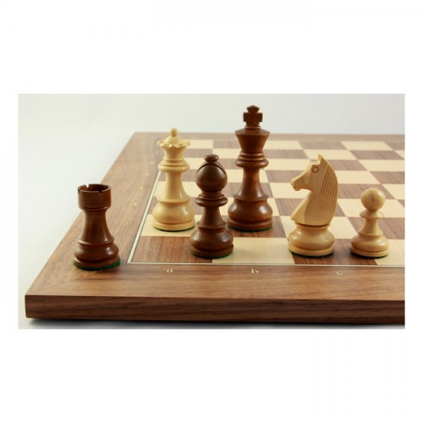 Schach-Set Club 89 - Staunton-Schachfiguren und Schachbrett aus Nussbaum