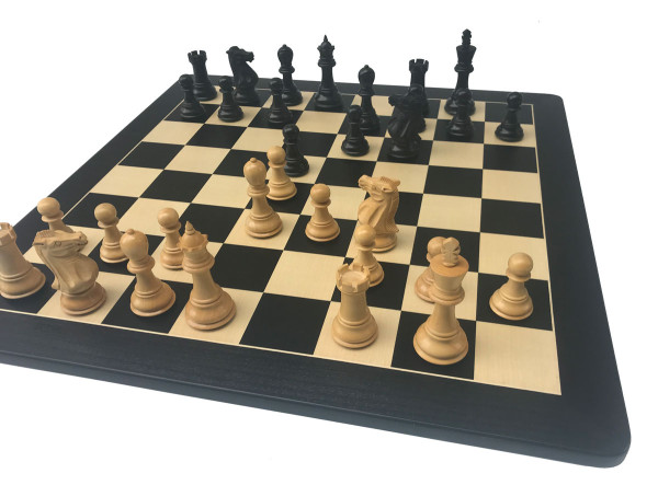 Schachset Strategik Black-Staunton, Schachfiguren mit Schachbrett