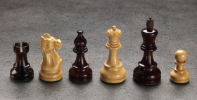 Hersteller-Abbildung des Produkts: Schachfiguren in Anjanholz/Buchsbaum, KH 95mm, doppelt gewichtet