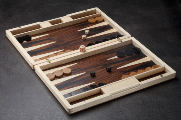 Hersteller-Abbildung des Produkts: Backgammon in Mango-Holz Ahorn und Elsbeere, 36x24 cm