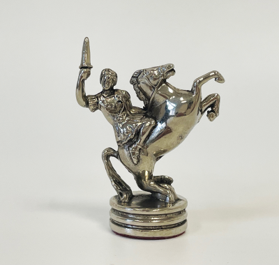 Hersteller-Abbildung des Produkts: Einzel-Figur Mythologie Ritter auf Pferd aus Metall, Dekorativ